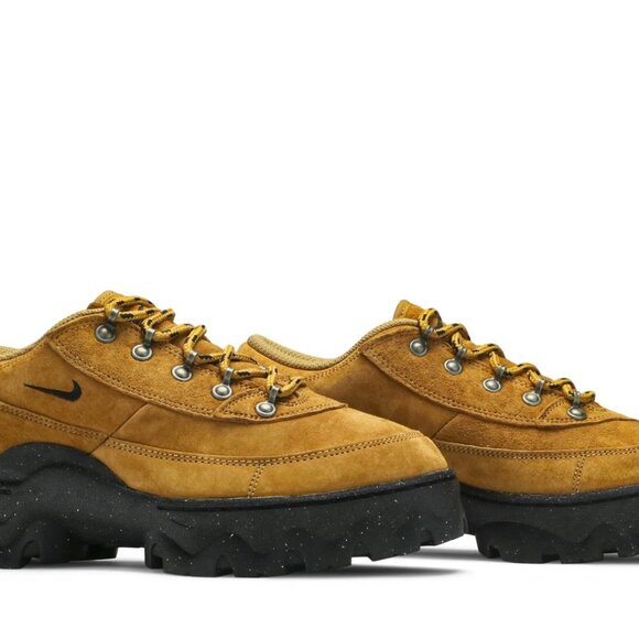 Nike Lahar Low in Wheat - Picture 7 of 7